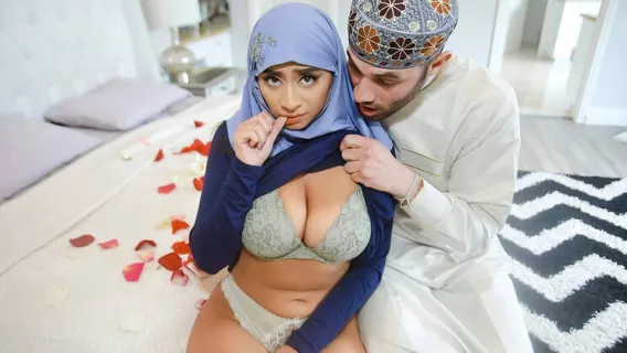 ◤Te*** Curves◢ Childbearing Hijab Hips ►Damon Dice, Violet Myers 