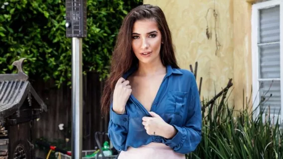 ◤Property Sex◢ Here To Make A Deal ►Olivia Nova 