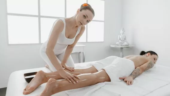 ◤Massage Rooms◢ 69 Facesitting Lesbians Oil Massage ►Sydney Love, Alya Stark 