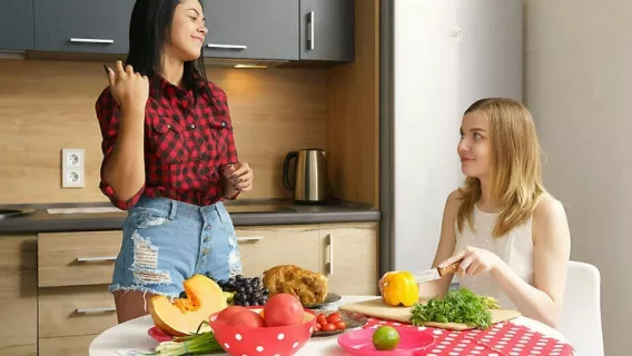 ◤Club Sweethearts◢ Stuffing Pussy For Thanksgiving ►Lana Broks, Tarre 