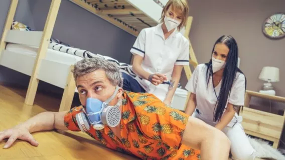 ◤Fake Hostel◢ Stuck Between Two Nurses ►Jennifer Mendez, ARIELA DONOVAN, Steve Q 