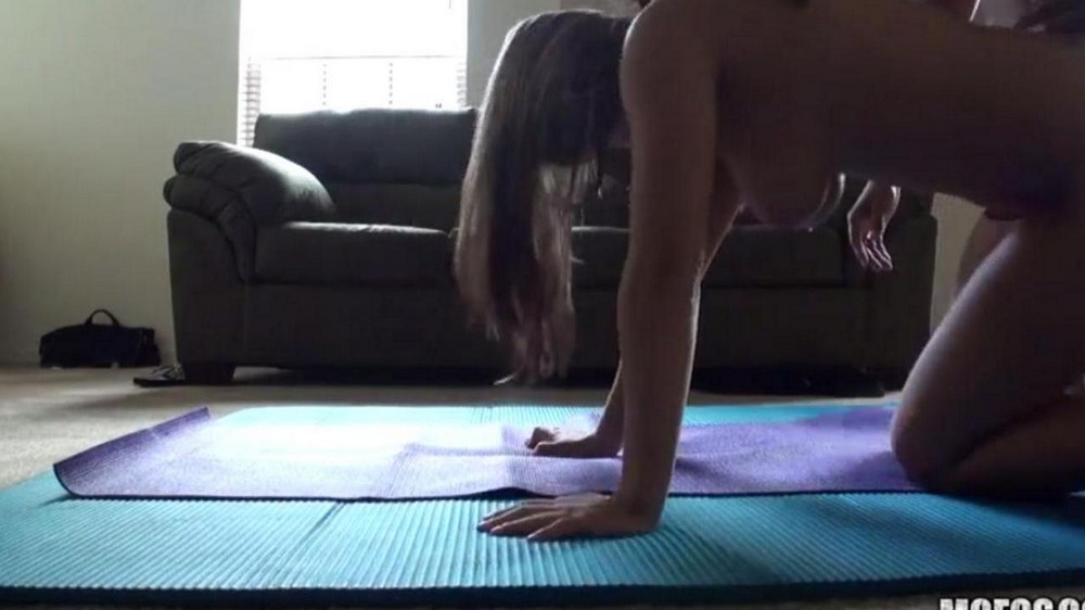 Coitus with my sister at home - porn video  