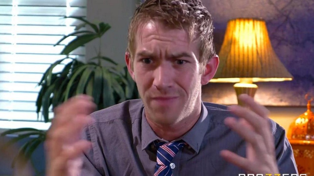 I handed in a report to the boss and fucked him - porn video  