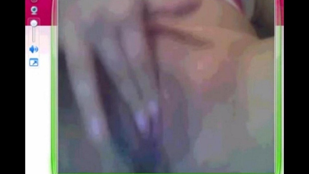 The big pussy was right next to the camera in the chat - porn video  