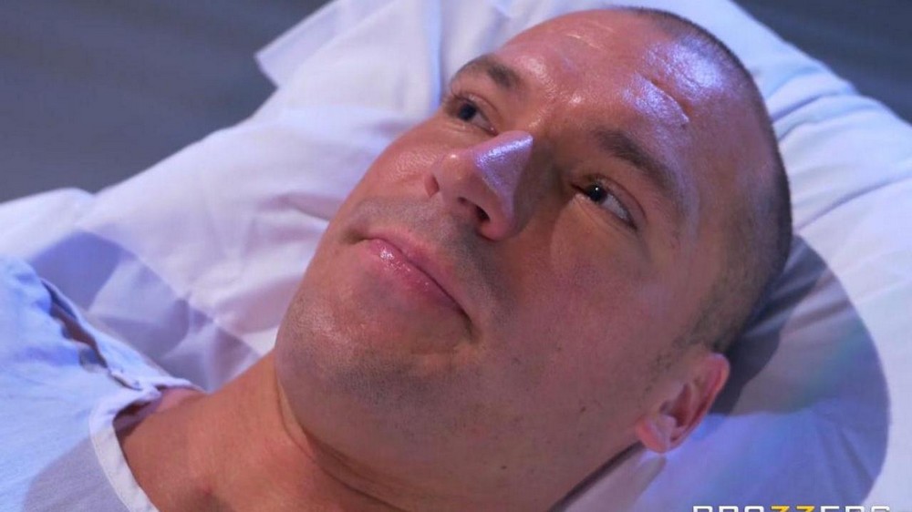 The nurse gave the patient a tit suck - porn video  