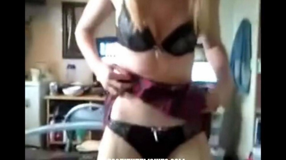 She does it for pleasure - porn video  