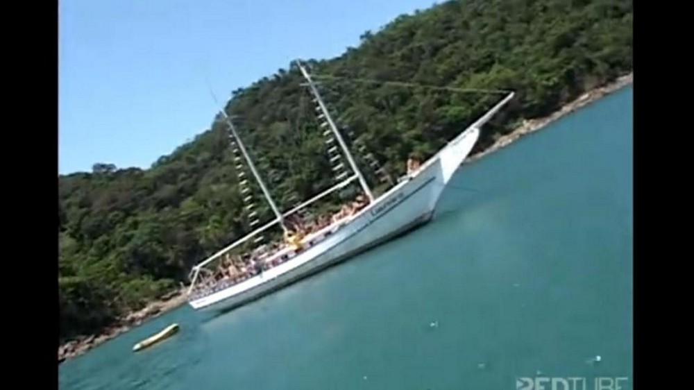 Many chicks are ready to fuck on a yacht - porn video  