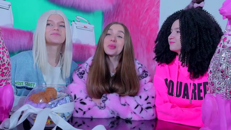 LADY DIANA BUNNY GIRLS FROM COOL KIDS TO STORE SELLERS!!! WHO IS THE HARMFUL CLIENT WANTS TO RUIN DIANAS DAY_ - porn video  
