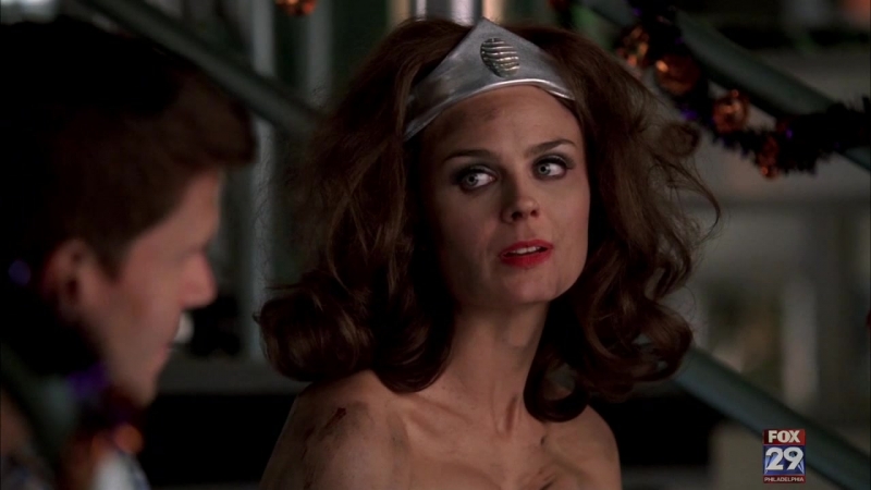 Emily Deschanel Sexy - Bones (2007) s03e05 - porn video  