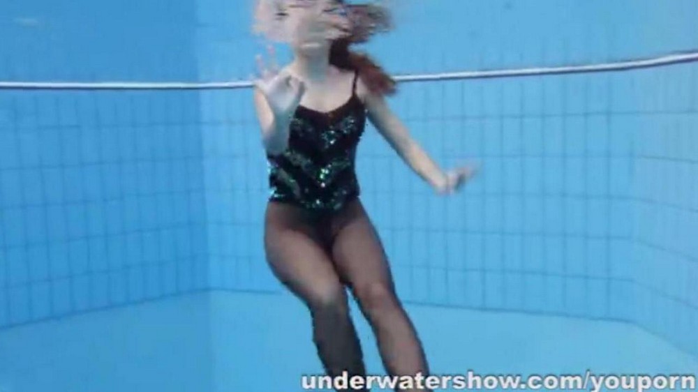 Naked woman in the pool - porn video  