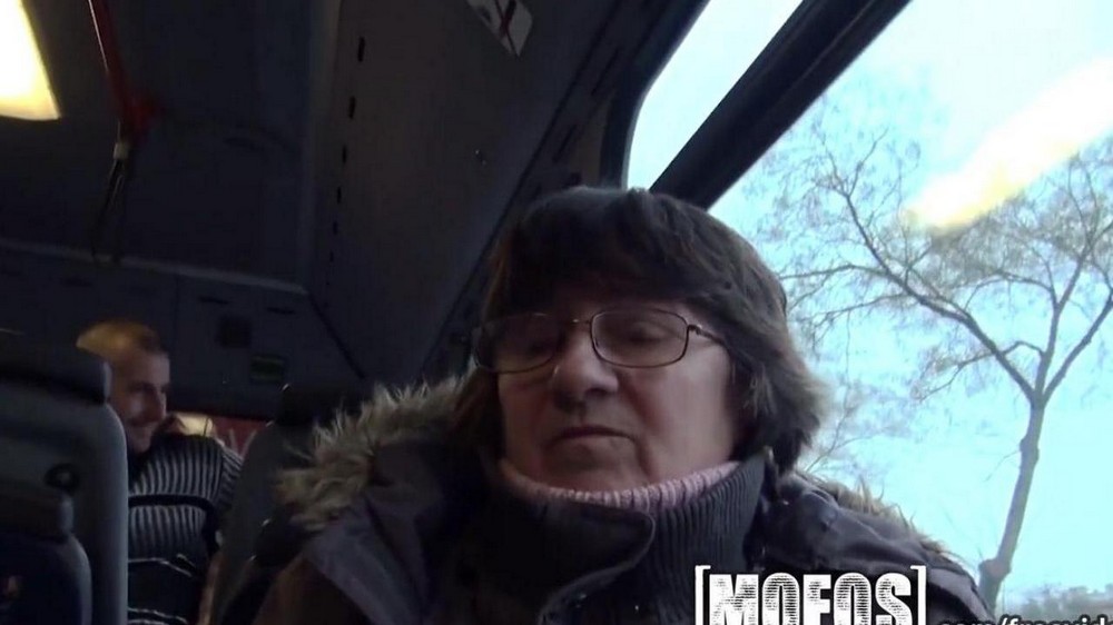 Public sex on a bus with a stranger - porn video  