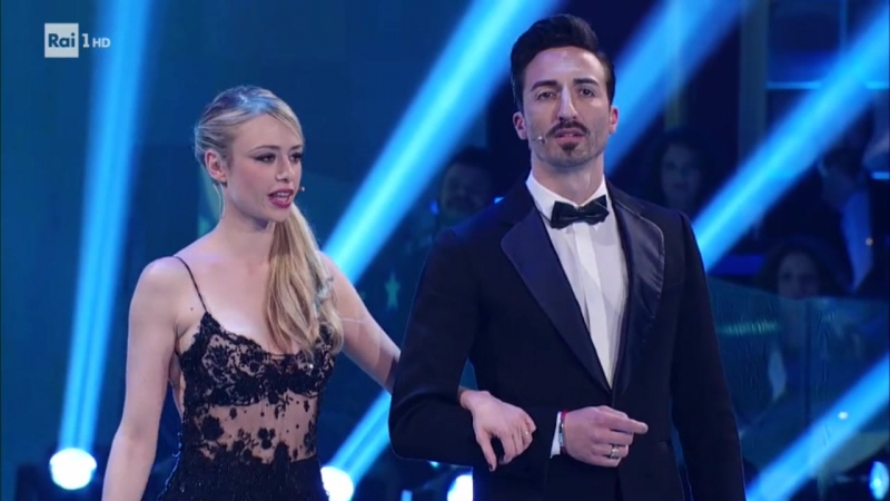 Martina Stella Nip Slip - Dancing with the Stars (2017) - порно видео  