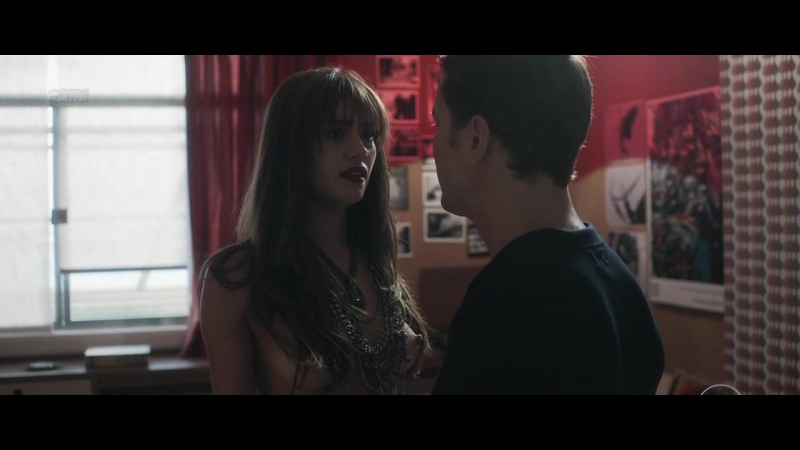 Sophie Charlotte Nude - Os Dias Eram Assim - s01e01 (BR 2017) 720p - HDTV - порно видео  