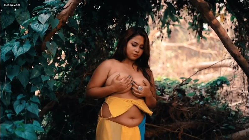 Indian Big Milk Tanker Hindu Whore Model Nude Topless Photoshoot Exposing Huge Boobs Sexy Brown Nipples Glamor Topless Saree - porn video  