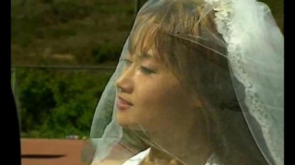 Sex with an Asian girl on the tennis court - porn video  