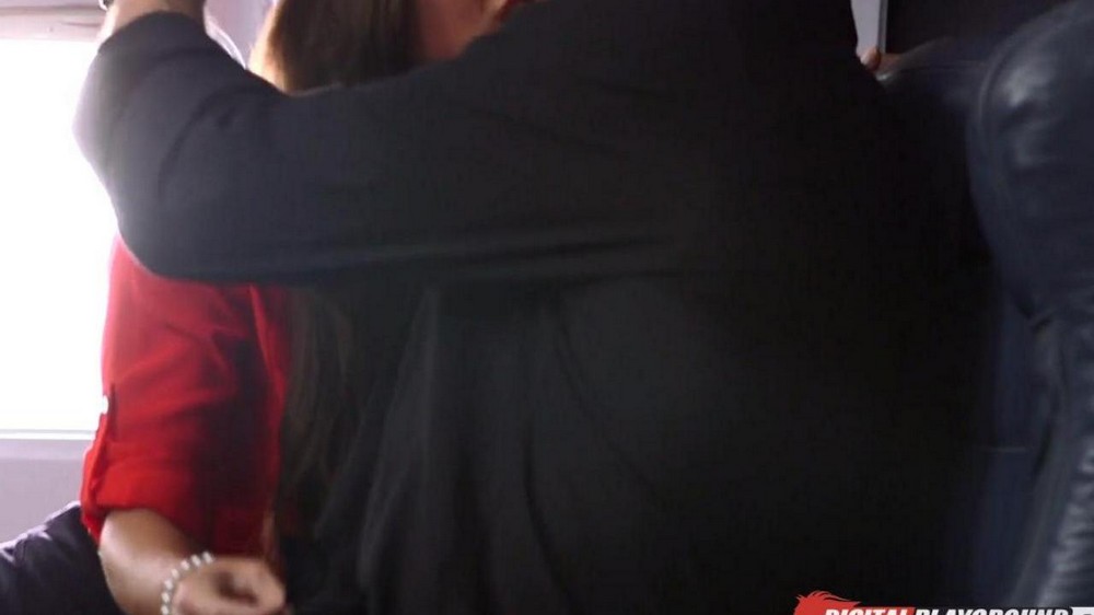 Gave cunnilingus to a flight attendant - porn video  