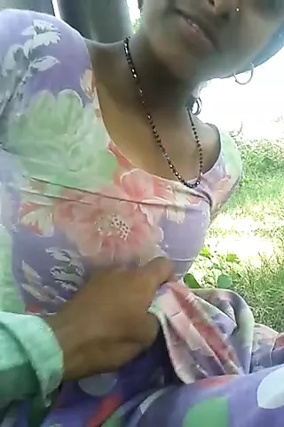 Bihari girl outdoor boyfriend crushing boob - porn video  