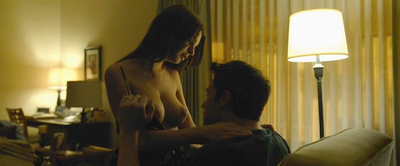 Emily Ratajkowski Nude Big Boobs Scene On ScandalPlanetCom - porn video  
