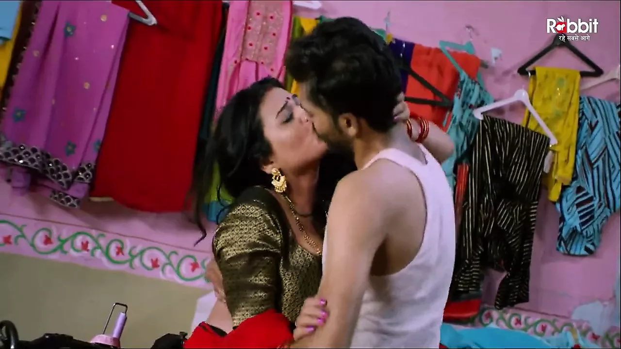 Hot and sexy desi juicy bhabhi fucked by bf - porn video  