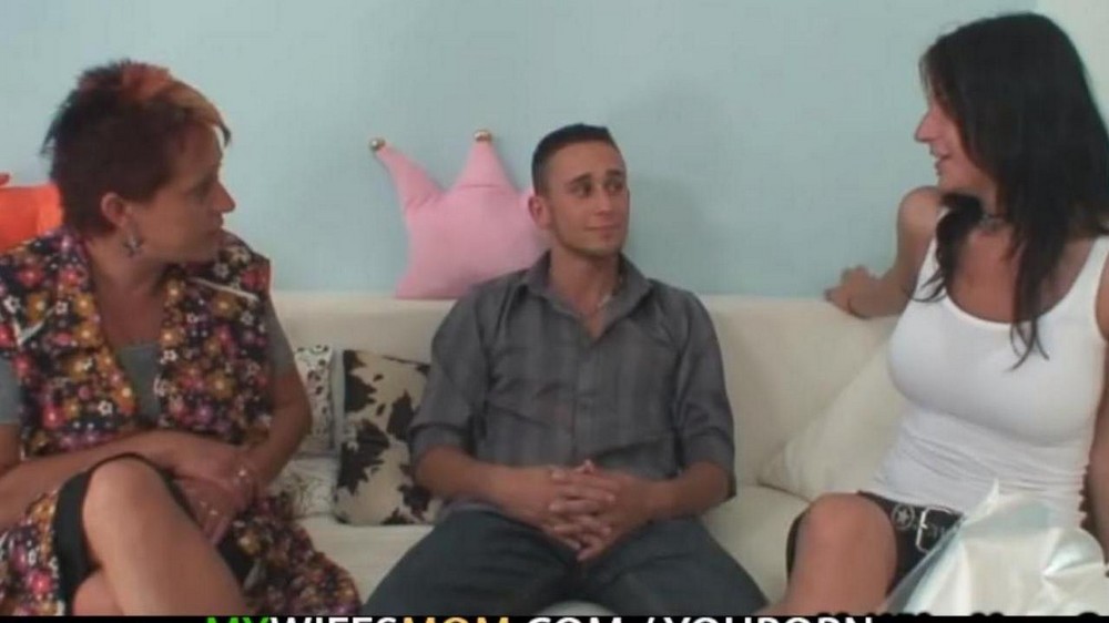 She left the guy with her mom, and they hooked up - porn video  