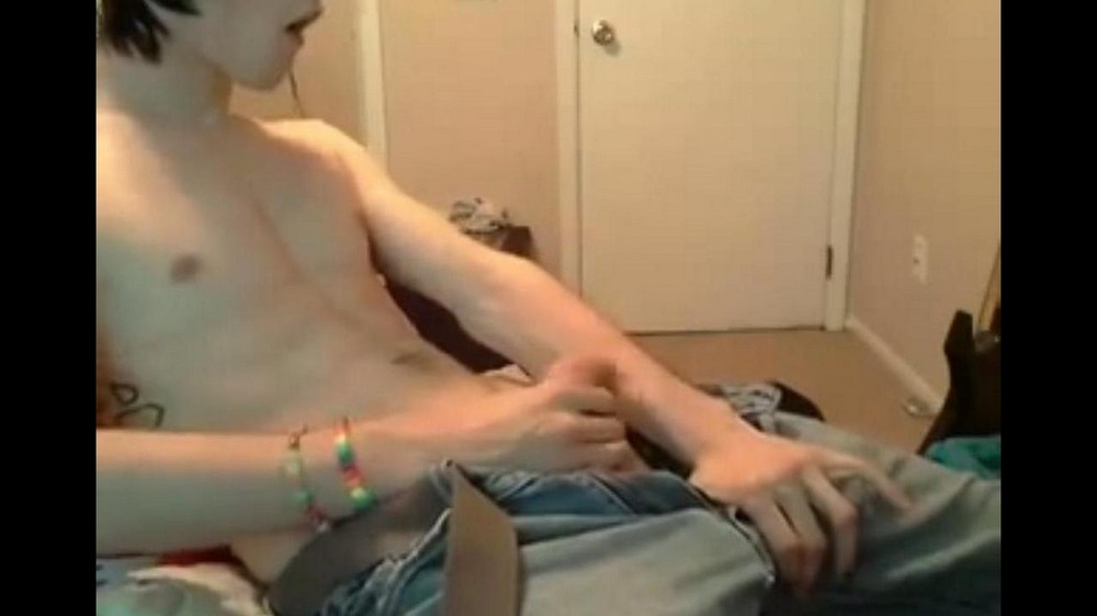 A guy jerks off on a webcam for his girlfriend - porn video  