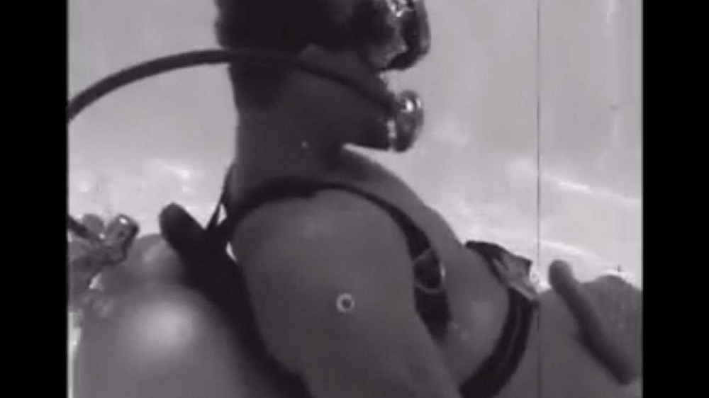 While diving I gave a scuba diver a blowjob - porn video  