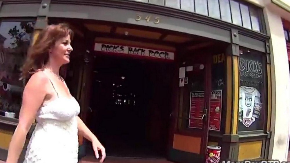 Trelka showed her tits on the street and gave a blowjob - porn video  