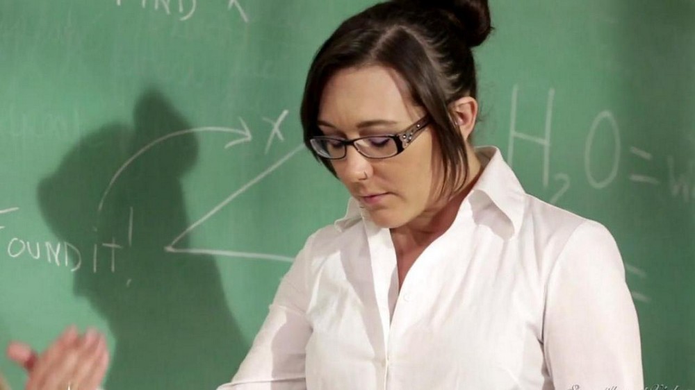 A lesbian teacher seduced a student - porn video  