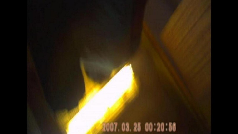 I tried to film what another beauty had under her skirt - porn video  