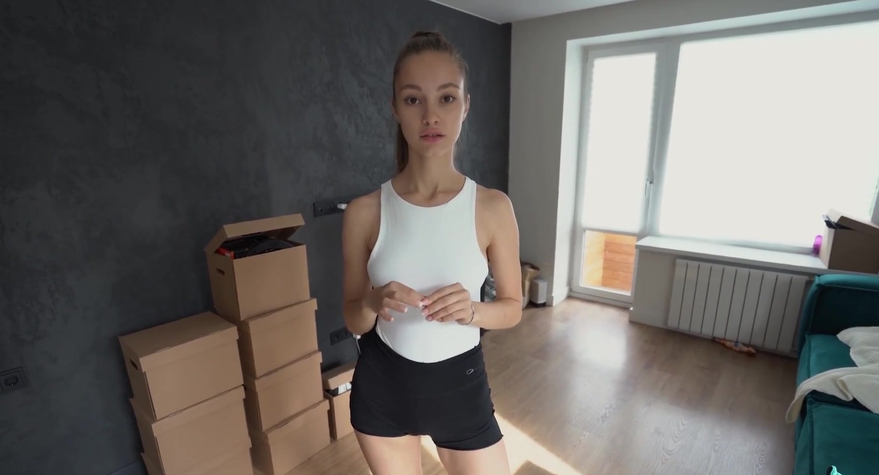 The beauty paid the loader in kind - porn video  