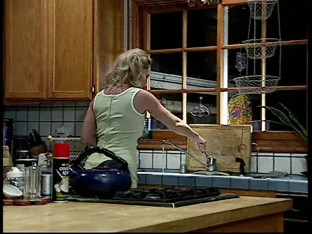 Young pretty blonde was seduced my elder carpet muncher on the kitchen - porn video  