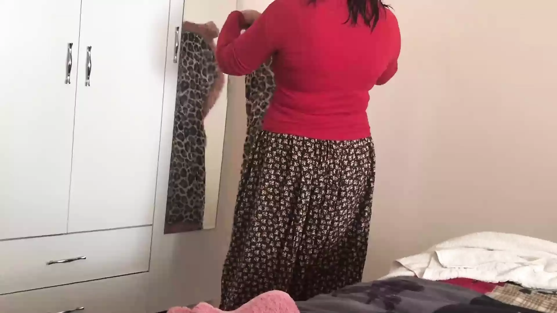 ⁣Banyodan Cikan Turbanli Uvey Annesini Videoya Aliyor Turkish Porn - porn video  