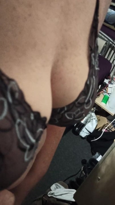 Saggy tits in bra - porn video  