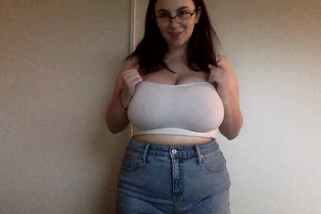 Chubby boober MM in wet t-shirt - porn video  