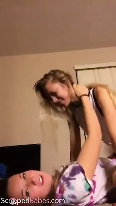 Three wild and crazy lesbians going live - порно видео  