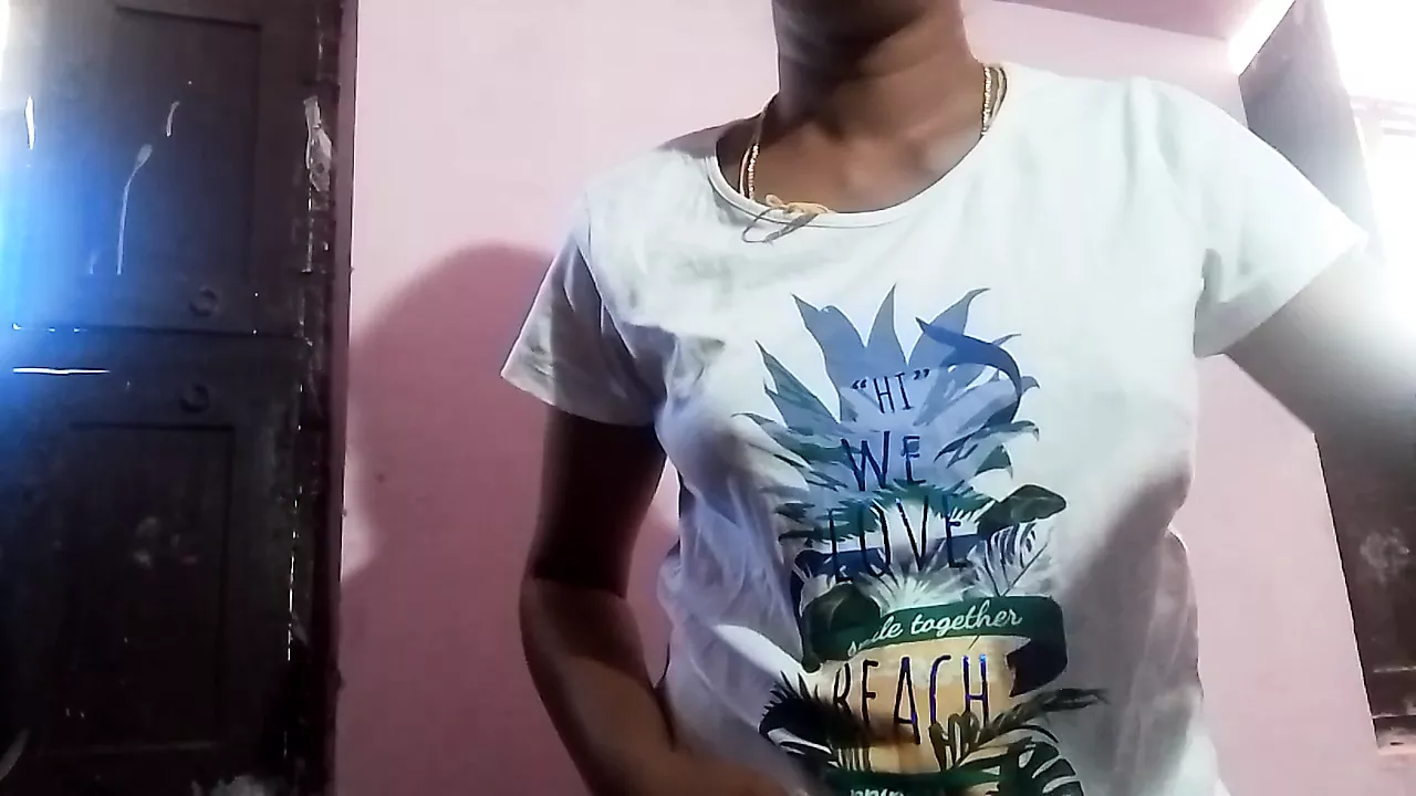 Tamil wife removes T-shirt - porn video  