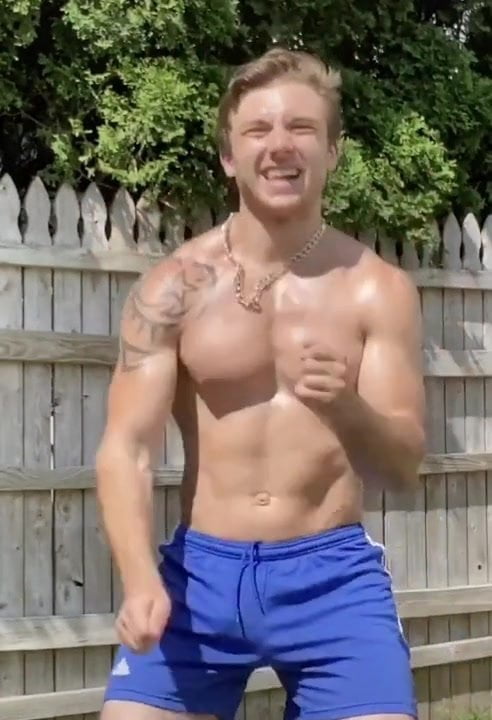 Sexy guy bulge in shorts - porn video  