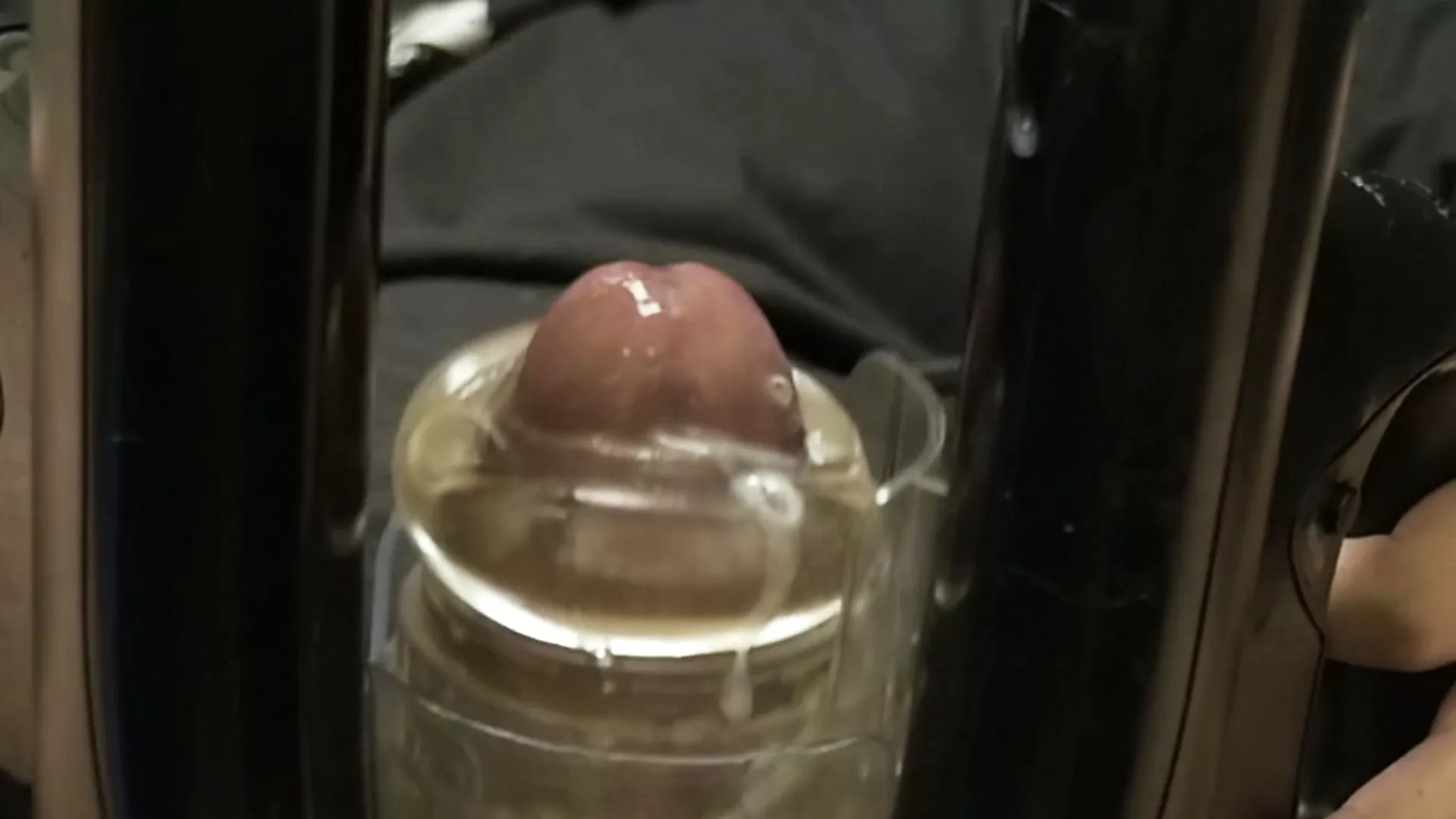 FLESHLIGHT QUICKSHOT LAUNCH CAUSES AUDIBLE CUMSHOT - porn video  