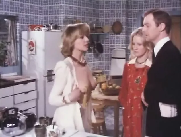 Carol Hawkins Gets her Tits Out For Pikey - porn video  