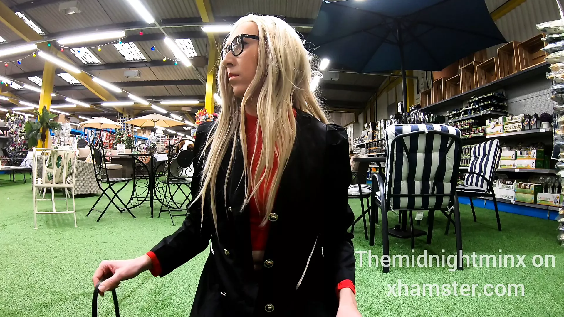 Crossdresser flashing in store - porn video  