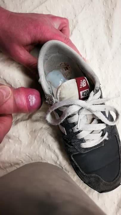 Cumshot on New Balance 420 - porn video  