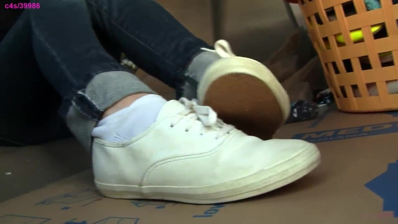 MissBrookexoxo nursing sneakers - porn video  