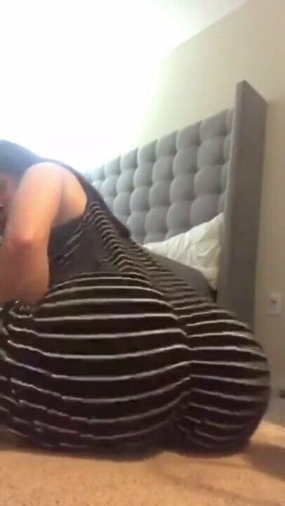 Russialit twerks in black dress - porn video  