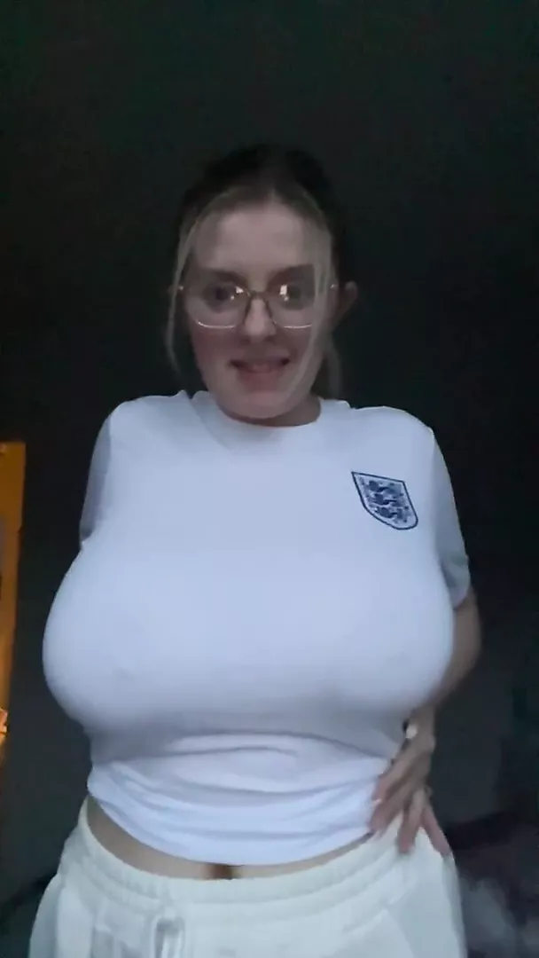 Sexy nerd with huge nips and tits - porn video  