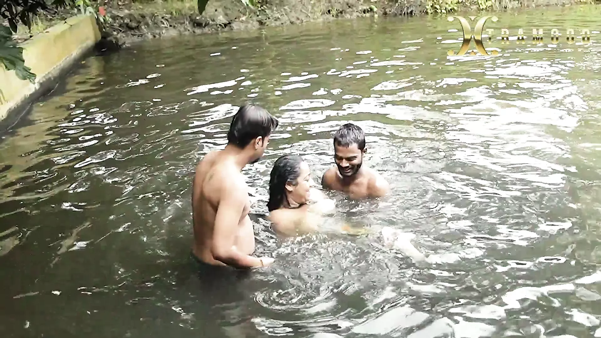 DIRTY BIG BOOBS BHABI BATH IN POND WITH HANDSOME DEBORJI (OUTDOOR) - porn video  