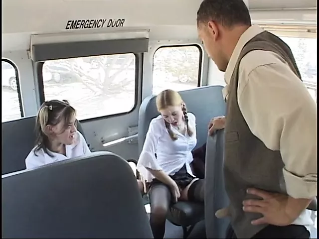 Two young babes are fucking a dude in the backseat of his car - porn video  