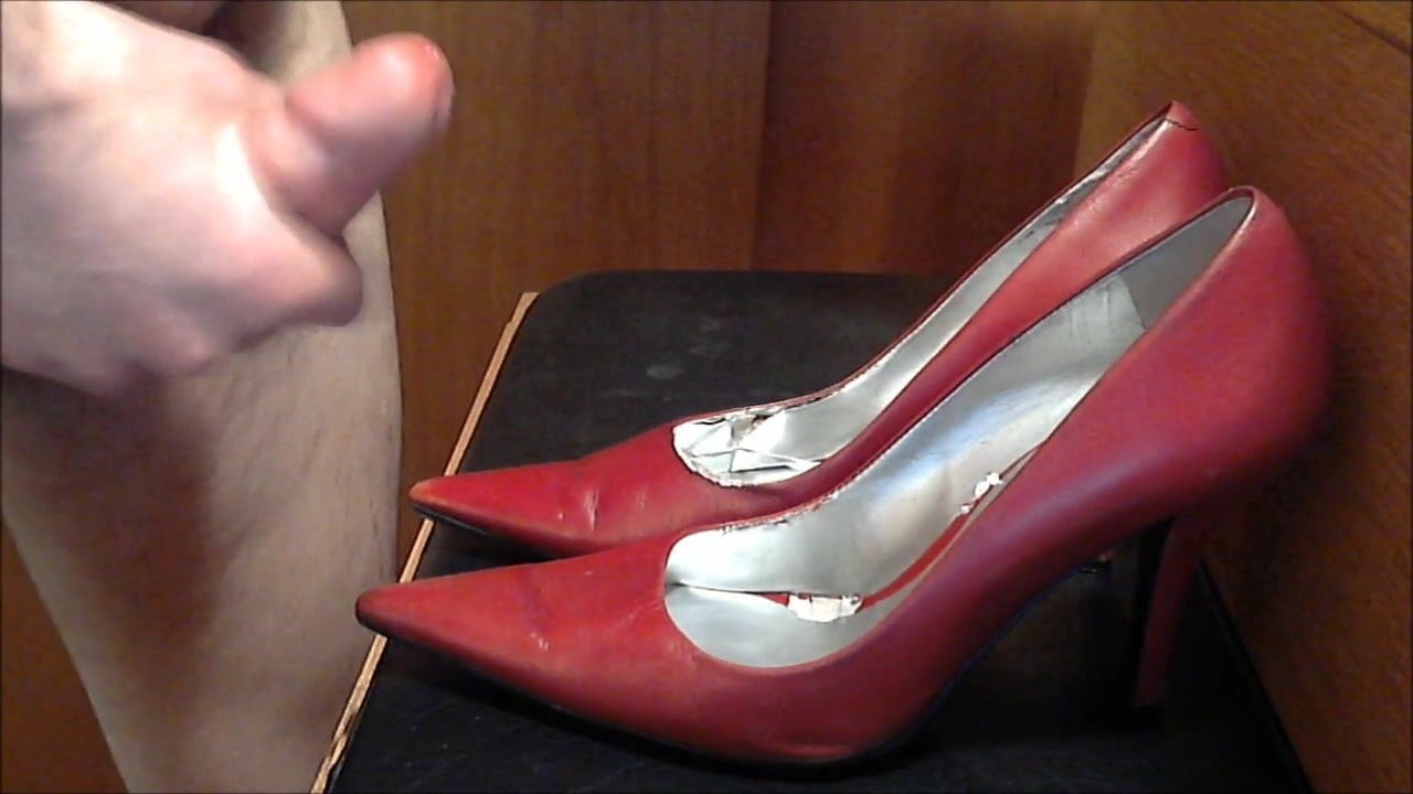 Red Leather Nine West Pumps Cum - porn video  