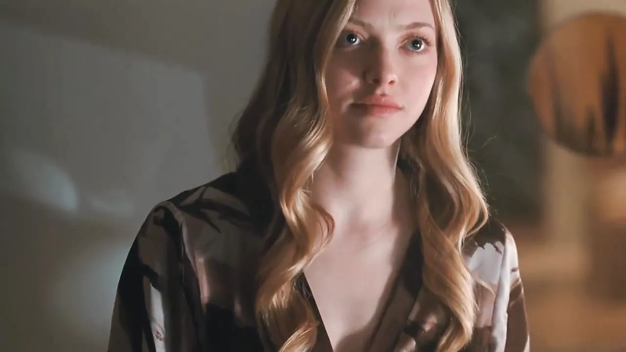 Amanda Seyfried and Julianne Moore - Chloe - porn video  