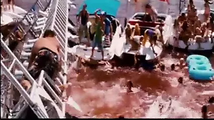 Celeb Kelly Brook nude and wet in Piranha 3D - porn video  