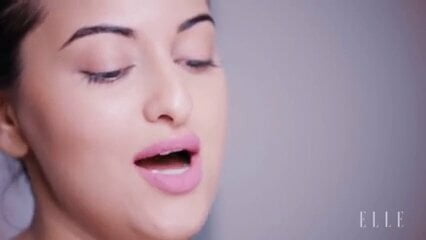 Bollywood heroine Sonakshi Sinha xxx video - porn video  